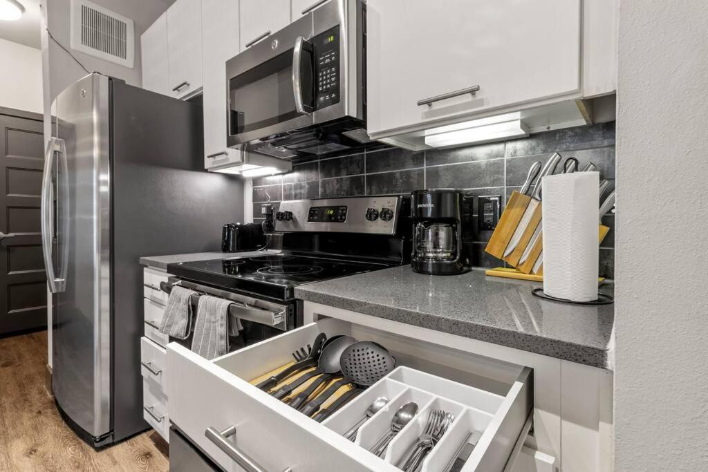 Urban Oasis, Pool Gym Dog Park Free Wifi Apartment Austin Exterior photo